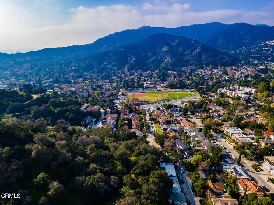 2 Vista Del Verde Drive, Glendale, CA 91208 - Image #2