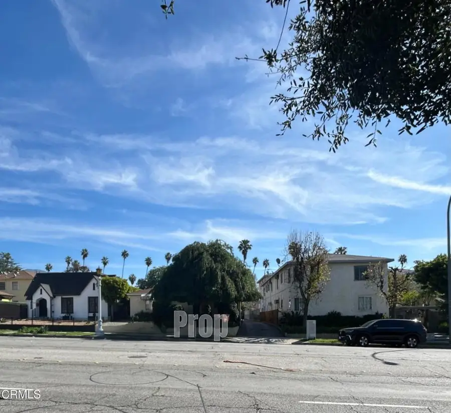 1104 N Lake Avenue, Pasadena, CA 91104 - #3