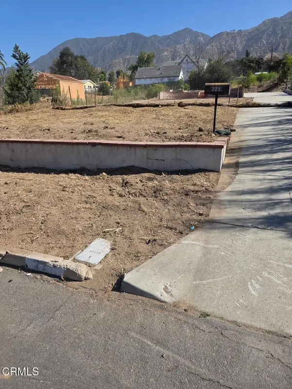 221 E Las Flores Drive, Altadena, CA 91001