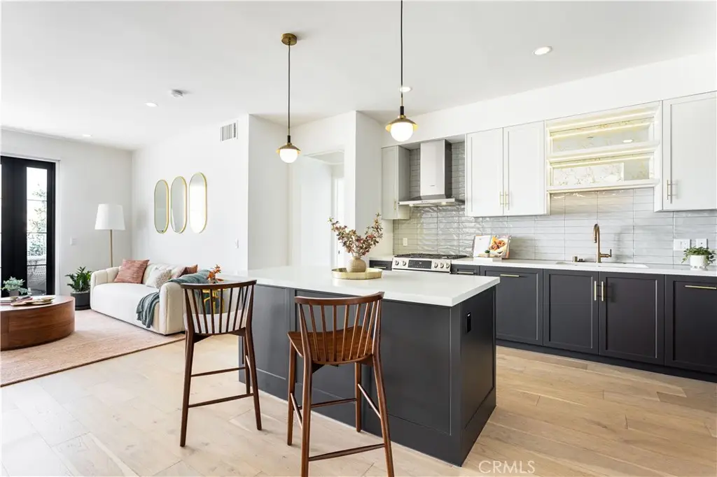 1333 S Orange Grove Avenue #111, Los Angeles, CA 90019 - #1