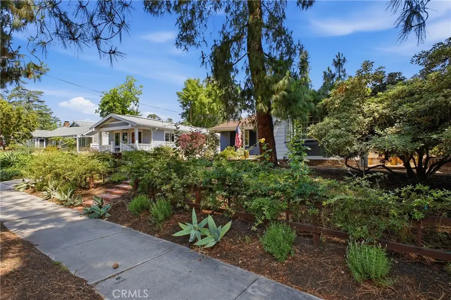 541 E Woodbury, Altadena, CA 91001 - #2