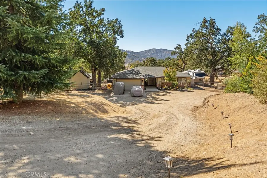 24351 Willow Pass Drive, Tehachapi, CA 93561 - #2