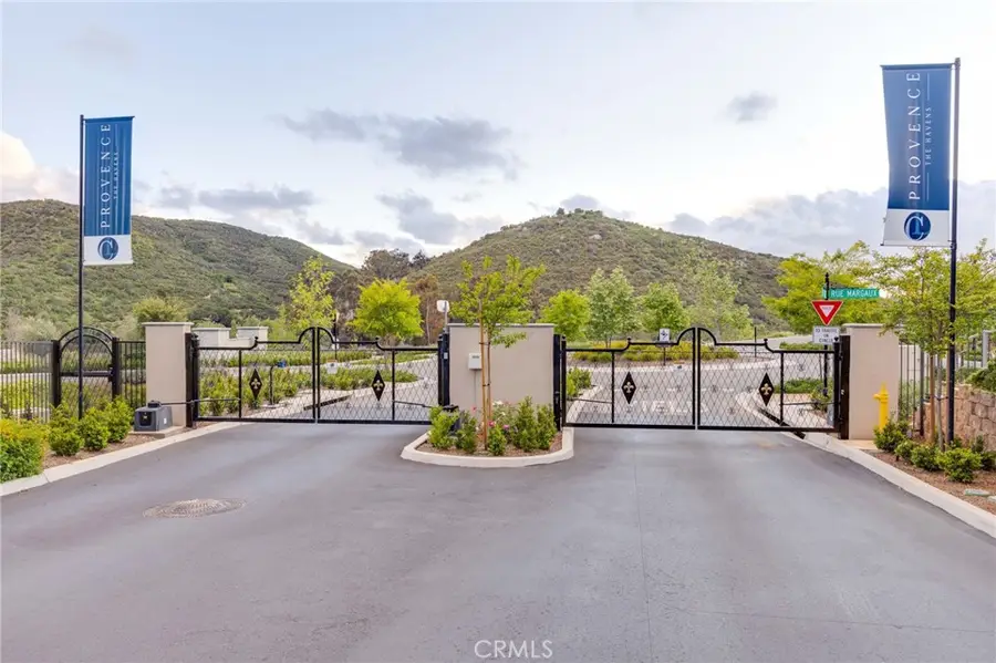 3075 Rue De Latour, Vista, CA 92084 - #3
