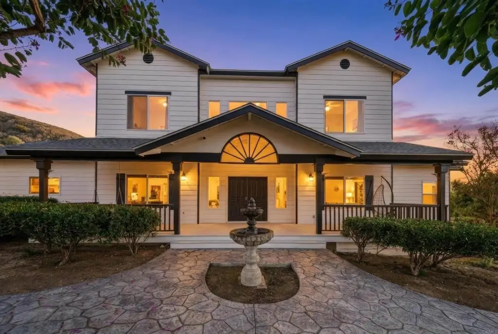 1925 Robinhood Road, Vista, CA 92084 - #1