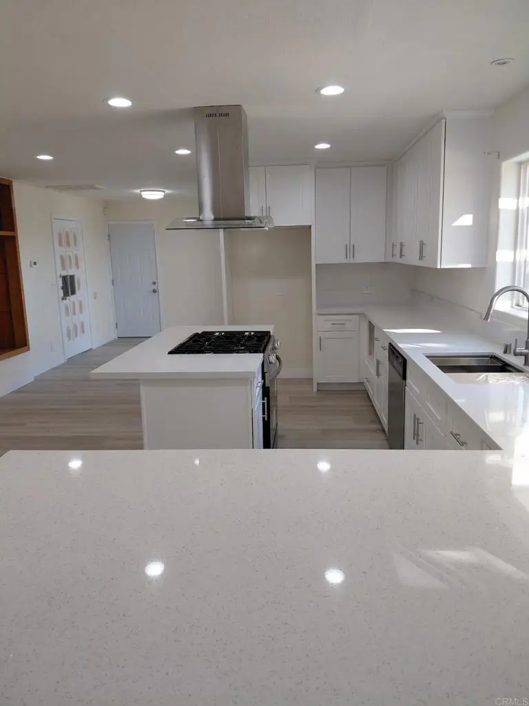 547 N Fillmore Avenue, Rialto, CA 92376 - Image #2