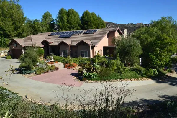 10044 Silver Creek Ln, El Cajon, CA 92021