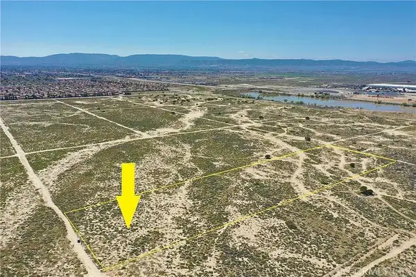 15 Stw Vic Avenue, Lancaster, CA 93534