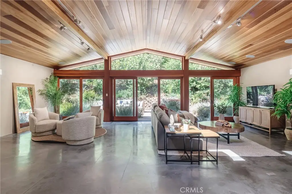 2 Chuckwagon Road, Rolling Hills, CA 90274 - #1