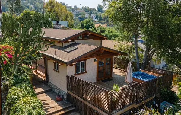 3950 De Longpre Avenue, Los Angeles, CA 90027