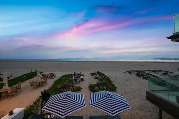 27 A Surfside Avenue, Surfside, CA 90743