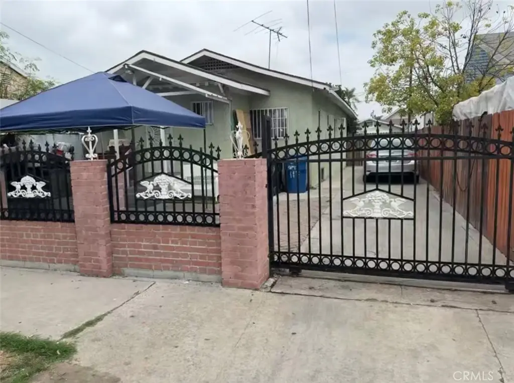 917 E 42nd Street, Los Angeles, CA 90011 - #1