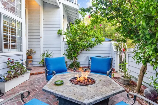 19110 Beachcrest Lane #E, Huntington Beach, CA 92646