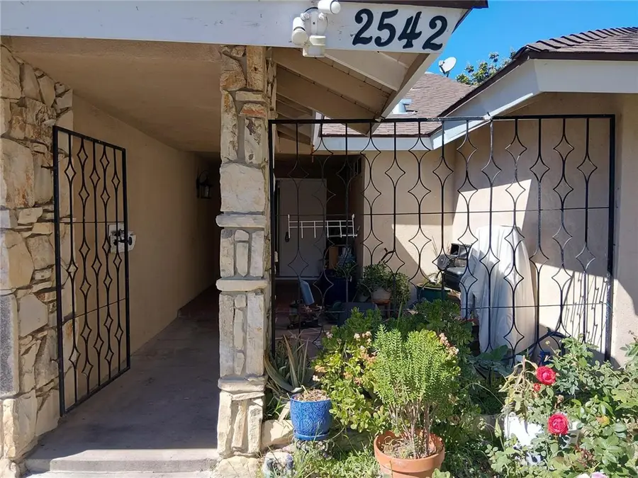 2542 N Pacific Avenue, Santa Ana, CA 92706 - #3