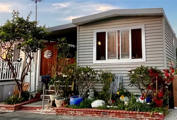 30 Welcome Lane, Seal Beach, CA 90740