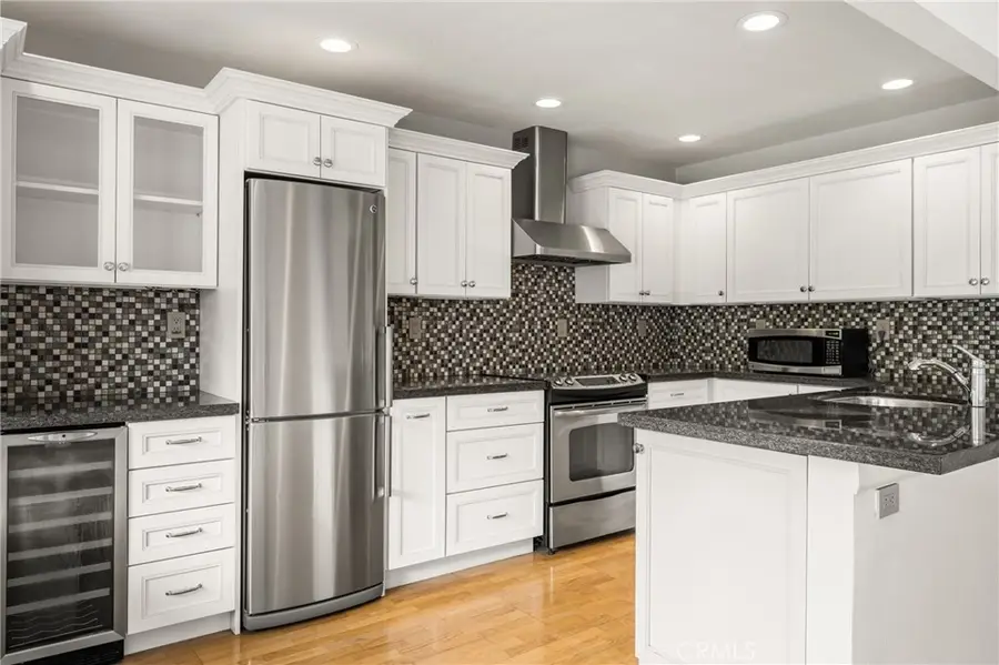 6004 Bixby Village Drive #21, Long Beach, CA 90803 - Image #2