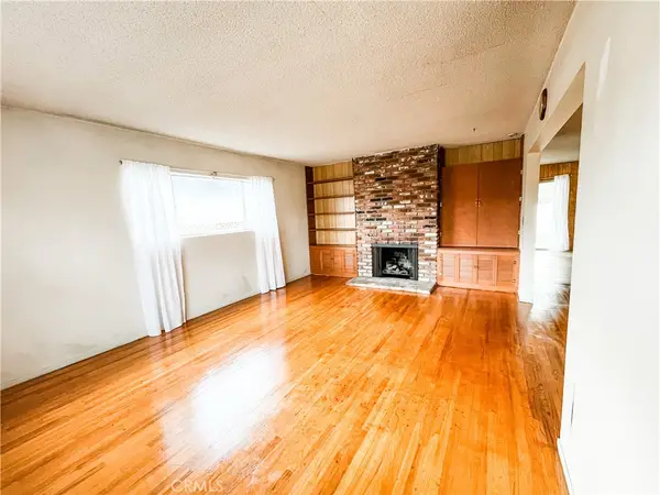 534 E Hoover, Orange, CA 92867