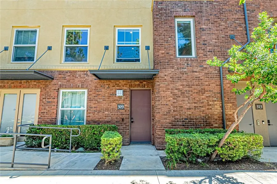309 Metro Court, Fullerton, CA 92832 - Image #2