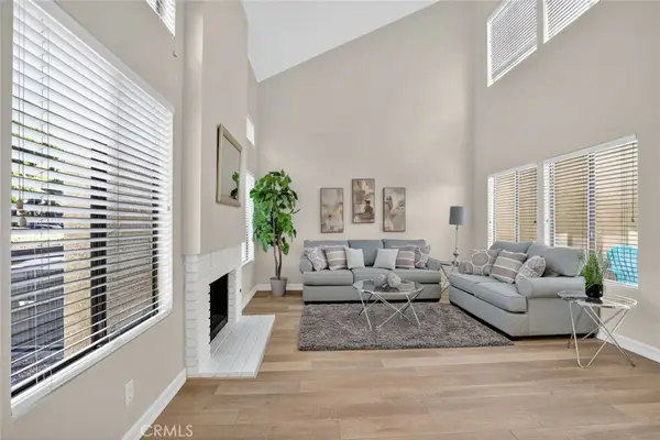 26 Claret #40, Irvine, CA 92614