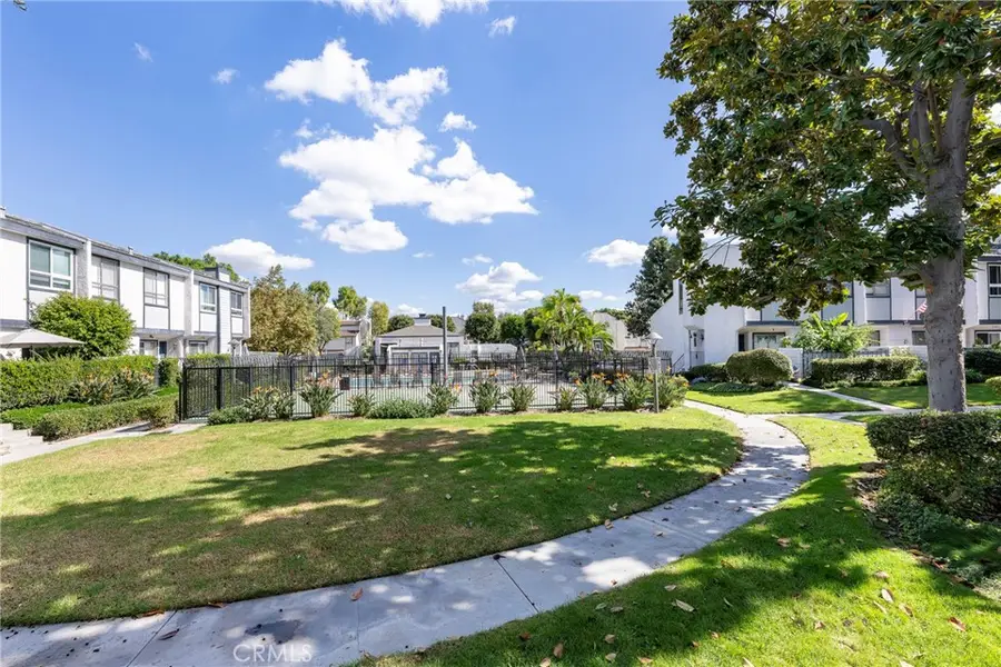 2100 West Palmyra Avenue #8, Orange, CA 92868 - Image #3