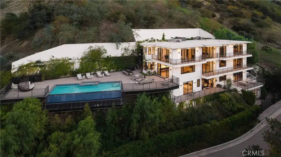 3820 Knobhill Drive, Sherman Oaks, CA 91423 - Image #2