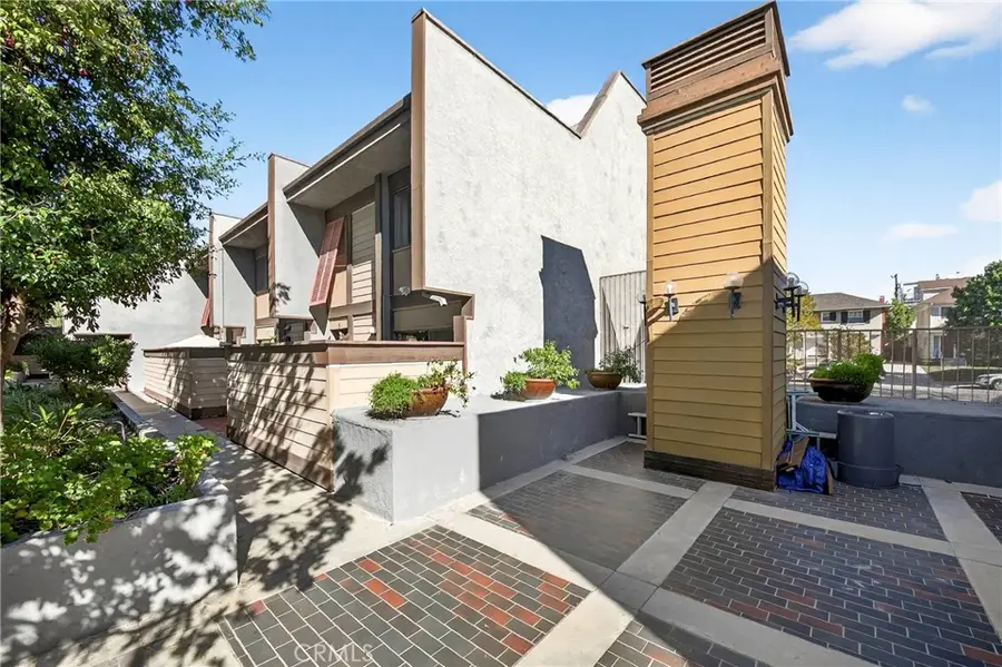 421 S Van Ness #6, Los Angeles, CA 90020 - Image #3