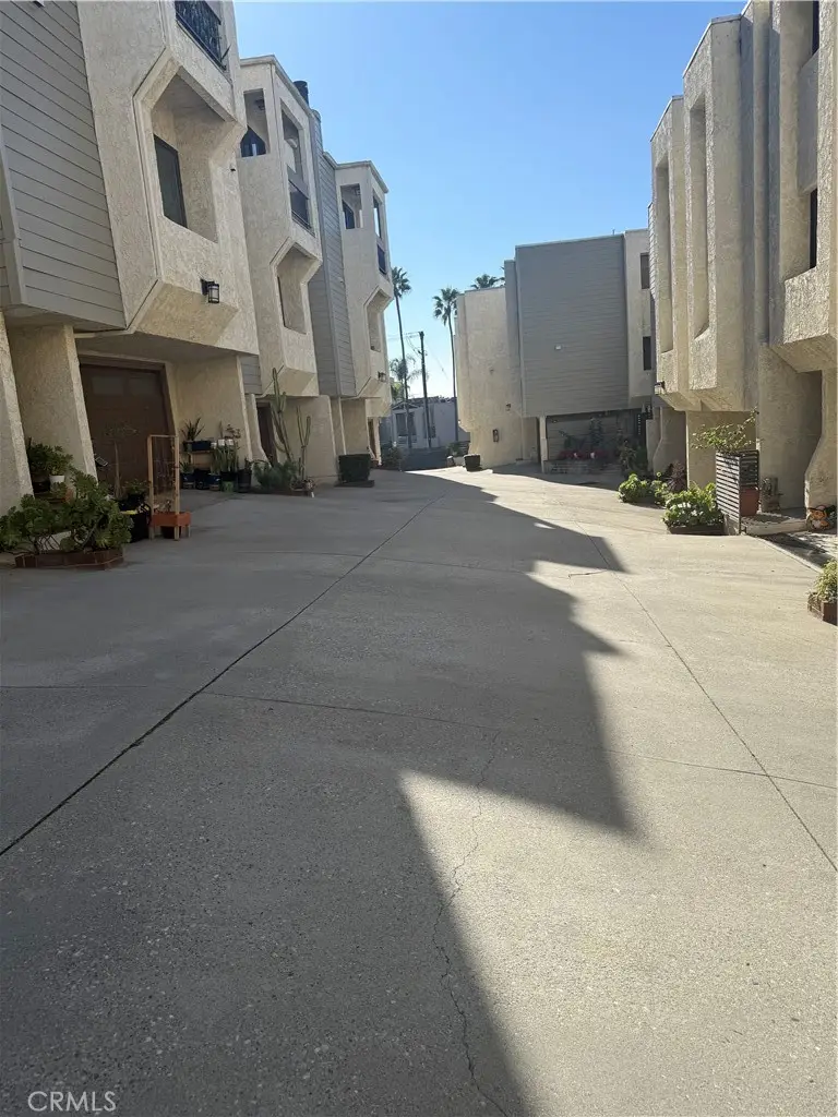 2621 E 20th Street #15, Signal Hill, CA 90755 - Image #2