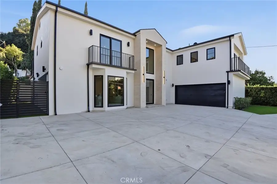 16226 Dickens, Encino, CA 91436 - Image #2