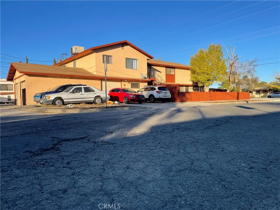 1011 W Avenue H12, Lancaster, CA 93534 - #3