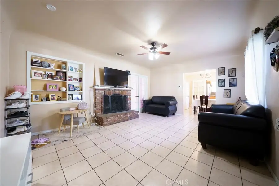 634 E Kingsley, Pomona, CA 91767 - Image #3