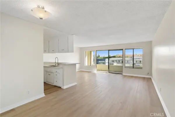 1187 E 3rd Street #215, Long Beach, CA 90802