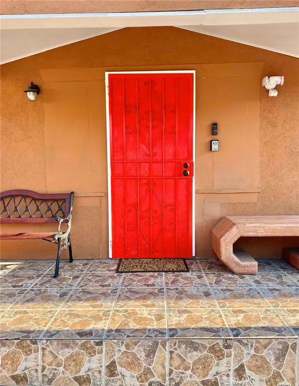 1364 61ST E 61st, Los Angeles, CA 90001