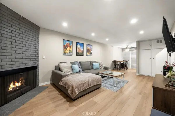 2452 Chelsea Place #M, Santa Monica, CA 90404