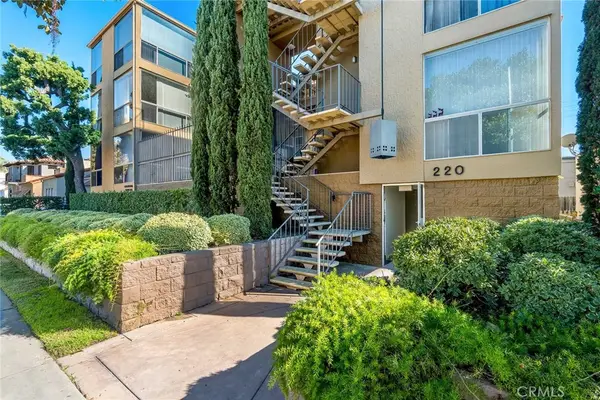 222 220 Granada Avenue, Long Beach, CA 90803