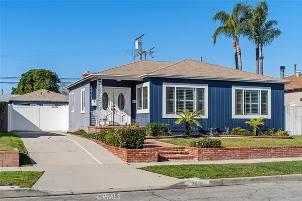 2401 Roswell Avenue, Long Beach, CA 90815