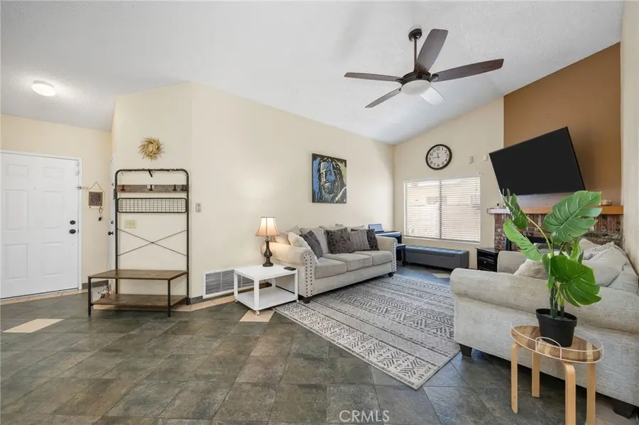 653 E 1st, San Jacinto, CA 92583 - Image #3