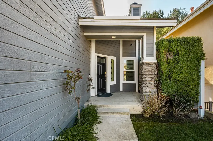 995 S Silver Star Way, Anaheim, CA 92808 - Image #2