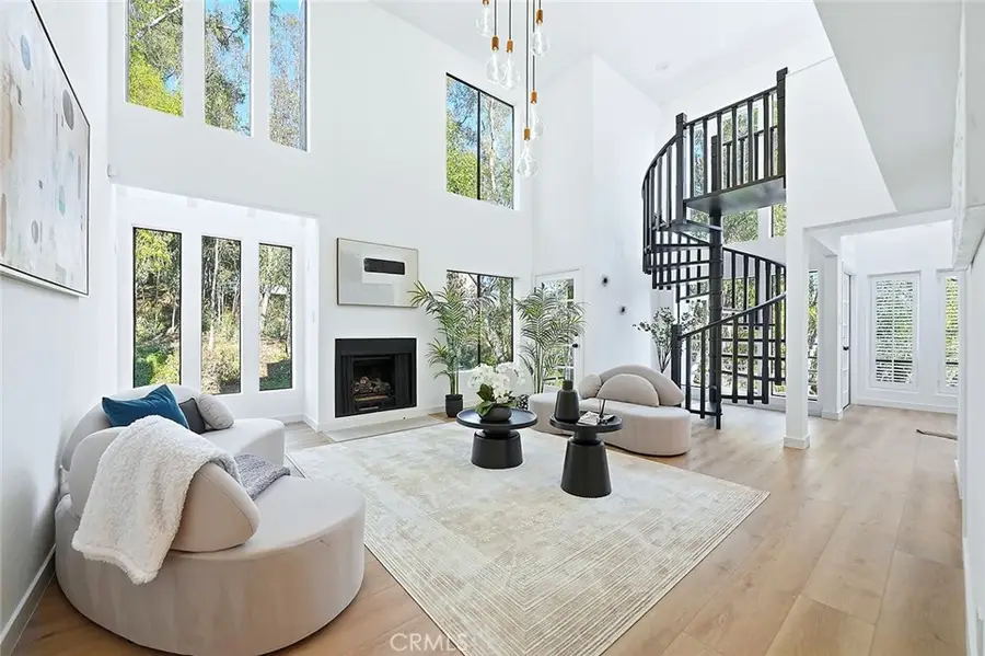 11601 Montana, Los Angeles, CA 90049 - #2