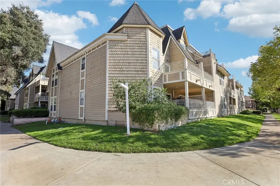 300 E Chestnut #H-202, Santa Ana, CA 92701 - #2