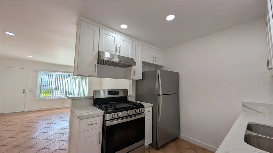 1422 Peckham Street #A, Fullerton, CA 92833 - #2