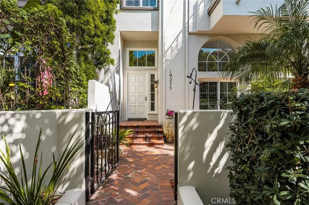 19275 Meadowood Circle, Huntington Beach, CA 92648 - #1