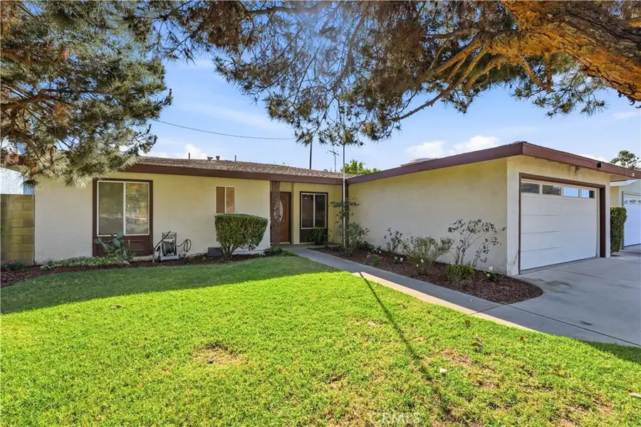 915 S Dennis, Santa Ana, CA 92704 - #2
