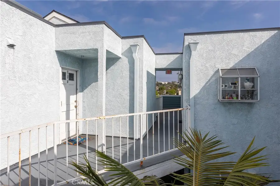1100 Euclid Avenue #304, Long Beach, CA 90804 - #3