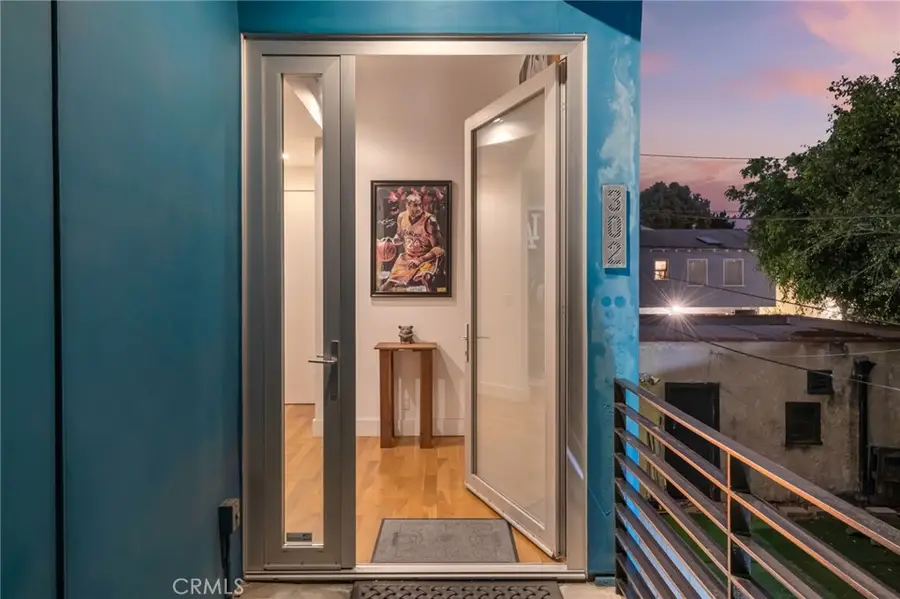 302 S Venice, Venice, CA 90291 - #2