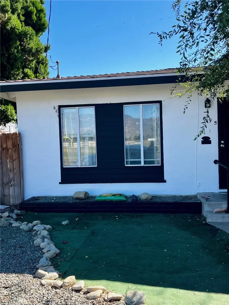 695 W 17th St, San Bernardino, CA 92405 - #2