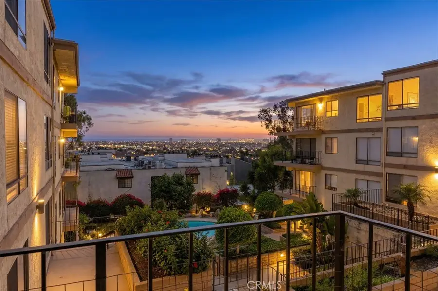 2722 20th, Signal Hill, CA 90755 - #2