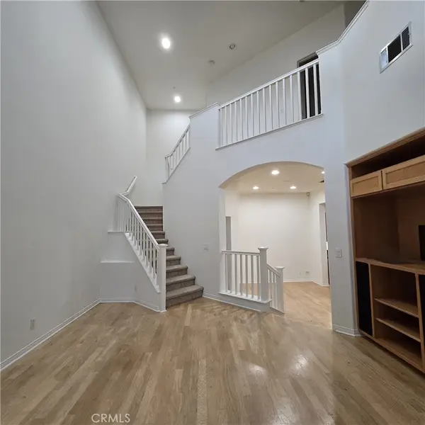 30 Burlingame, Irvine, CA 92602