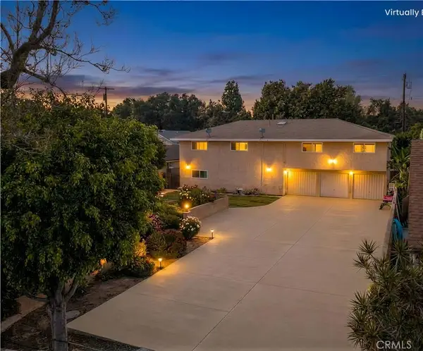 1003 W Myrtle Street, Santa Ana, CA 92703