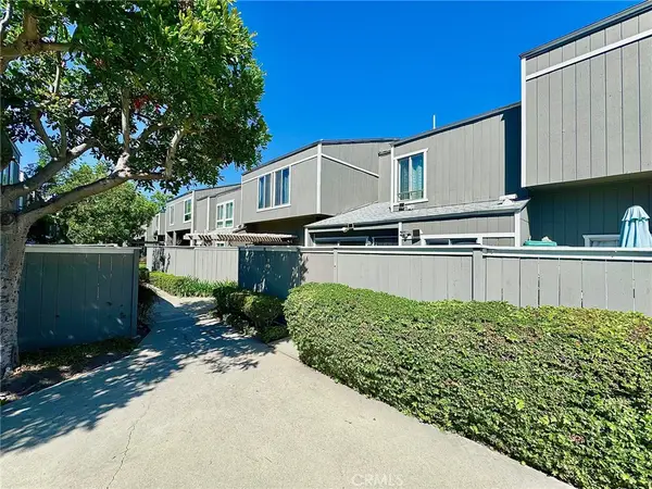2910 S Greenville #H, Santa Ana, CA 92704