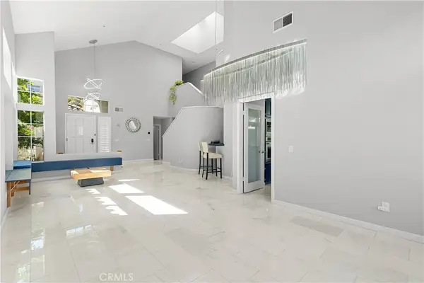 6807 E Pinnacle Pointe, Orange, CA 92869