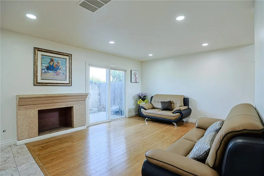 4828 W 5th #E, Santa Ana, CA 92703 - #1